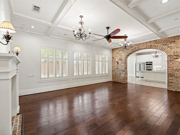 1323 Modiste Street, Spring Valley Village TX 77055