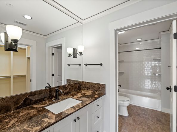 1323 Modiste Street, Spring Valley Village TX 77055