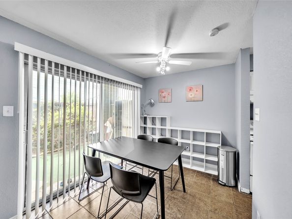 9350 Country Creek Drive 18, Houston TX 77036