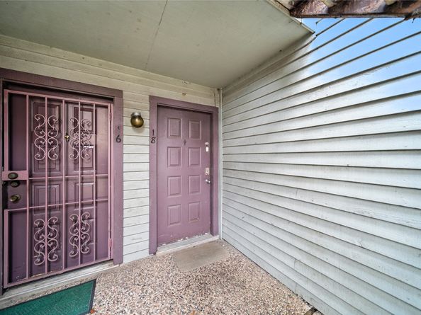 9350 Country Creek Drive 18, Houston TX 77036