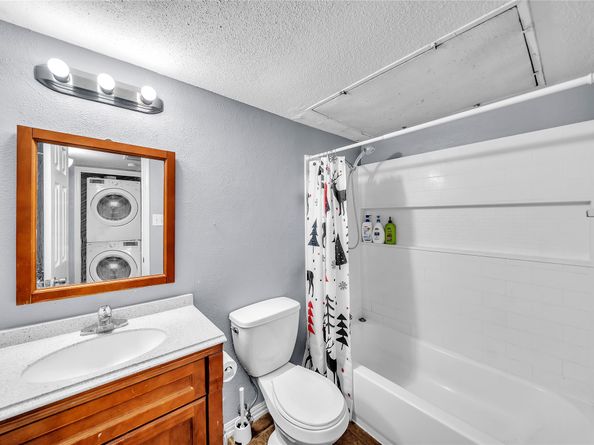 9350 Country Creek Drive 18, Houston TX 77036