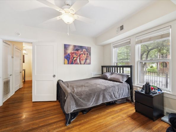 1660 Kipling Street, Houston TX 77006