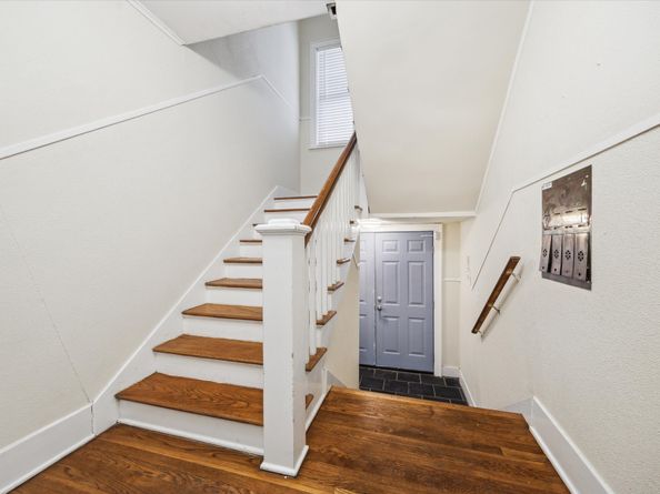 1660 Kipling Street, Houston TX 77006