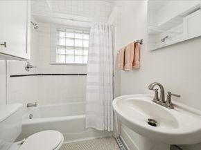 1660 Kipling Street, Houston TX 77006