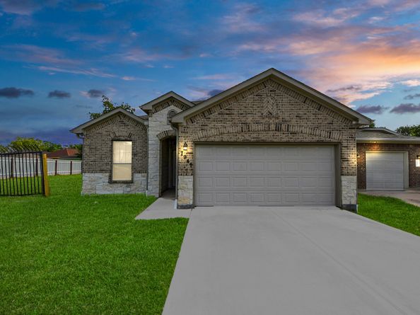 7947 Cinderella Street, Houston TX 77028