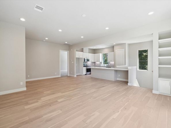 540 Janisch Road F, Houston TX 77018