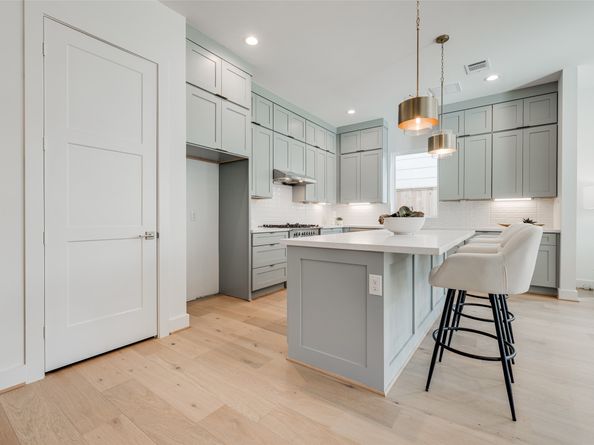 411 W DREW Street, Houston TX 77006