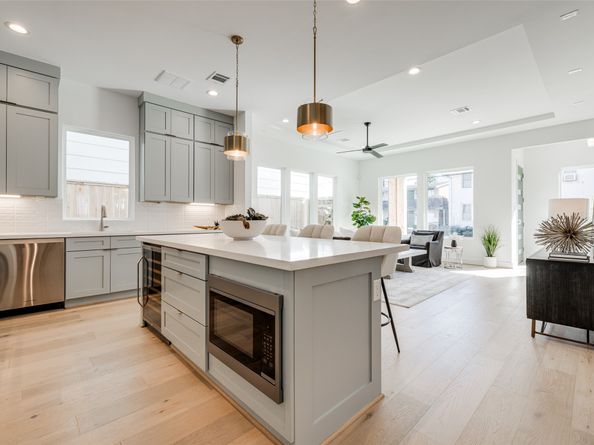 411 W DREW Street, Houston TX 77006