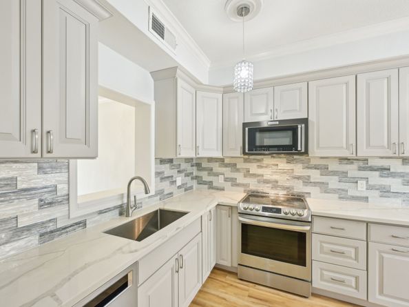 7463 Brompton Street 7463, Houston TX 77025