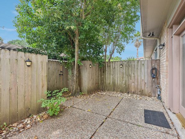 7463 Brompton Street 7463, Houston TX 77025