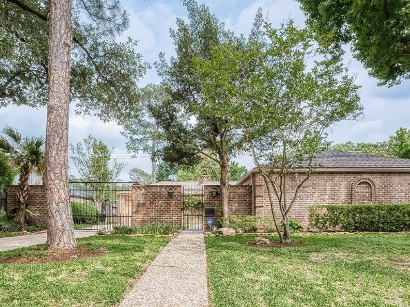 2515 Briarpark Drive, Houston TX 77042