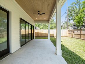 938 Gardenia Drive, Houston TX 77018