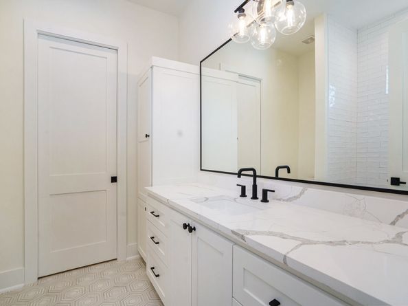 938 Gardenia Drive, Houston TX 77018