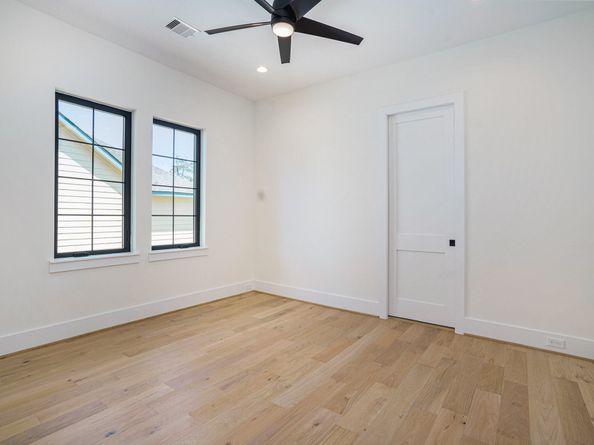 938 Gardenia Drive, Houston TX 77018
