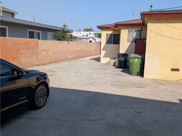 2235 HAUSER Boulevard, Los Angeles CA 90016