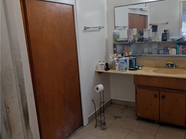 2235 HAUSER Boulevard, Los Angeles CA 90016