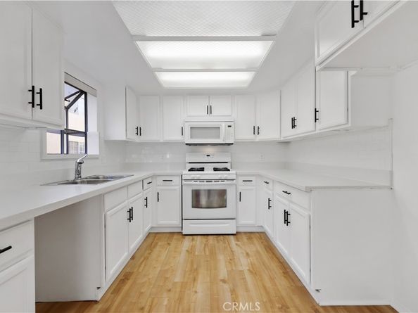 401 220th street, Carson CA 90745