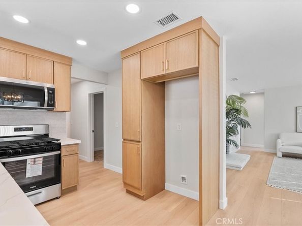 5572 San Bernardino, Montclair CA 91763