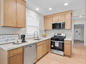 5572 San Bernardino, Montclair CA 91763