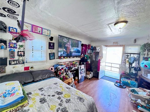 7011 7011 Bonsallo, Los Angeles CA 90044