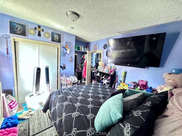 7011 7011 Bonsallo, Los Angeles CA 90044