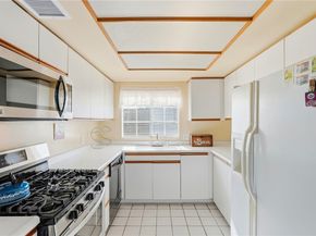 871 S Lucerne 2, Los Angeles CA 90005