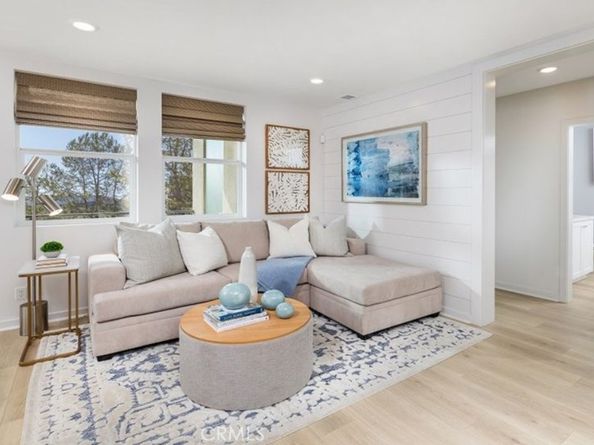 980 N Tangent Privado 203, Ontario CA 91764