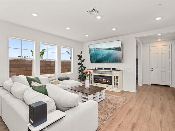 2684 E Towhee, Ontario CA 91761