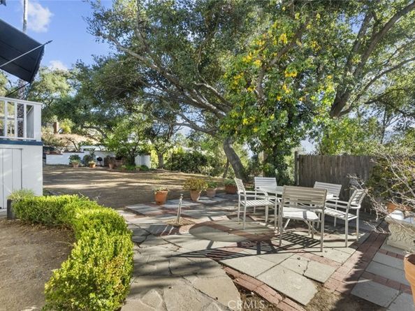1815 Las Flores Drive, Glendale CA 91207