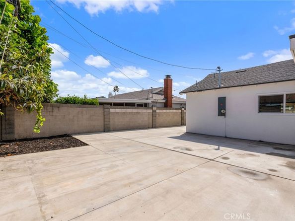 8171 Holland Drive, Huntington Beach CA 92647