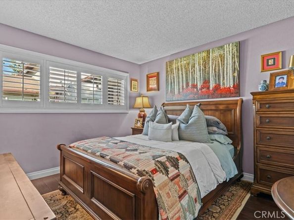 1149 W Calle De La Luna 1, Azusa CA 91702