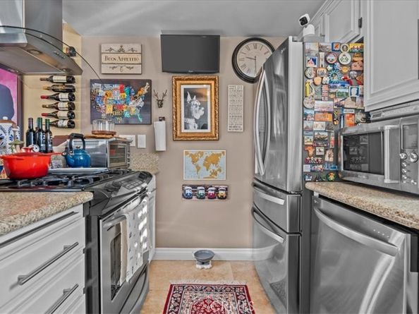 1149 W Calle De La Luna 1, Azusa CA 91702