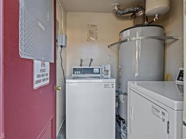 1149 W Calle De La Luna 1, Azusa CA 91702