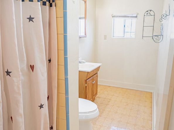 5934 Madden, Los Angeles CA 90043