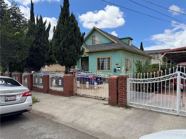 1757 S New England Street, Los Angeles CA 90006