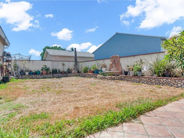 9564 Rosecrans Avenue, Bellflower CA 90706