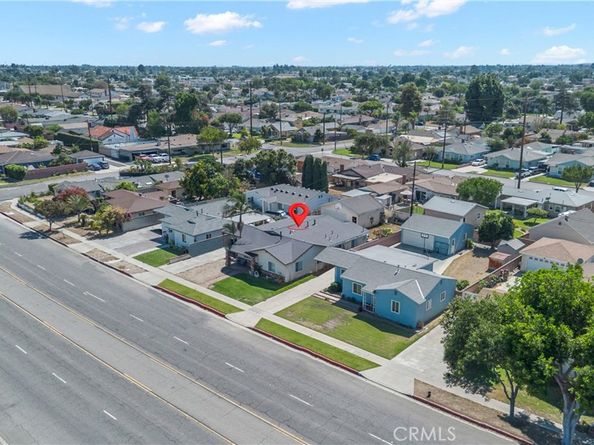 9564 Rosecrans Avenue, Bellflower CA 90706