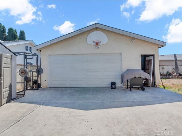 9564 Rosecrans Avenue, Bellflower CA 90706