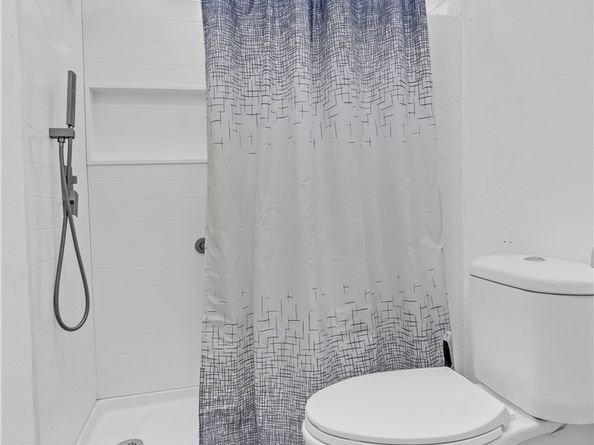 9564 Rosecrans Avenue, Bellflower CA 90706