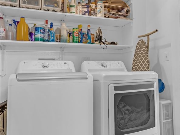 9564 Rosecrans Avenue, Bellflower CA 90706