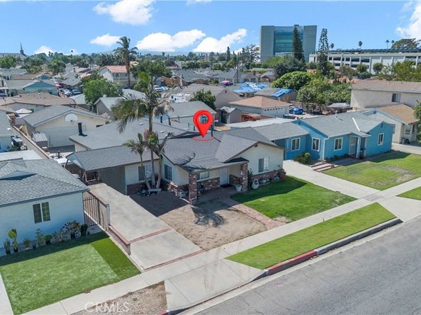 9564 Rosecrans Avenue, Bellflower CA 90706