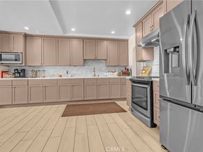 9564 Rosecrans Avenue, Bellflower CA 90706