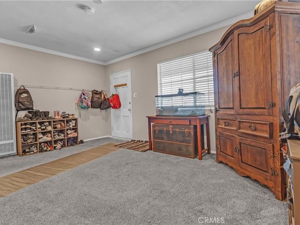 9564 Rosecrans Avenue, Bellflower CA 90706