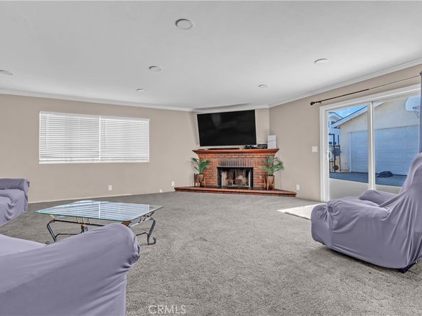 9564 Rosecrans Avenue, Bellflower CA 90706