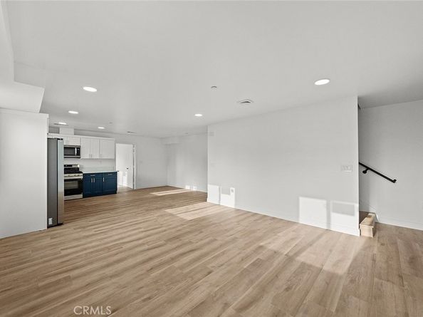 300 E 25th, Los Angeles CA 90011