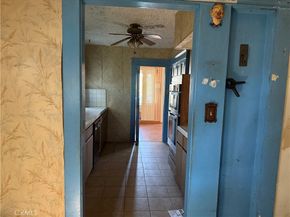 530 W Colden Avenue W, Los Angeles CA 90044