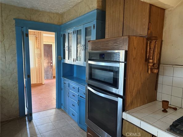 530 W Colden Avenue W, Los Angeles CA 90044