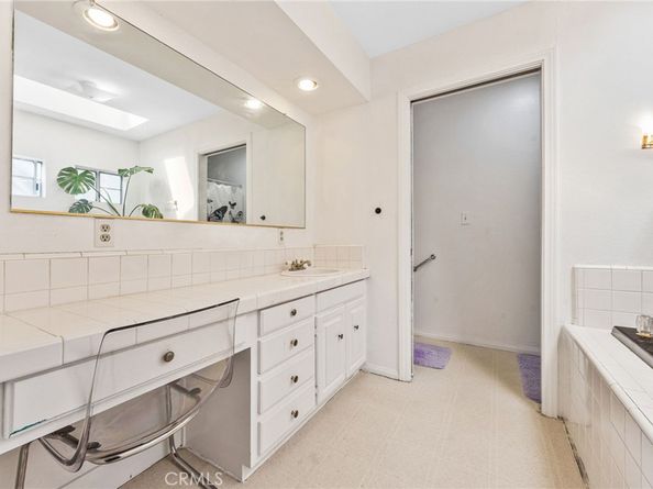 6834 Haywood Street, Tujunga CA 91042