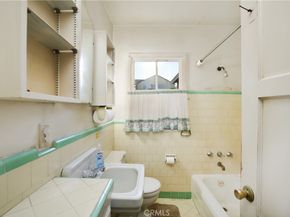 1618 W 9th, Santa Ana CA 92703