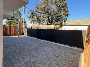 1217 E 22nd St Street, Los Angeles CA 90011